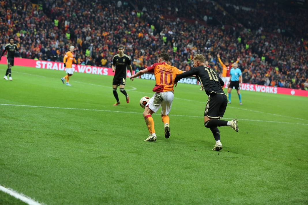 Muslera devleşti Icardi fişi çekti. Galatasaray taraftarı öldü öldü dirildi - Resim: 68