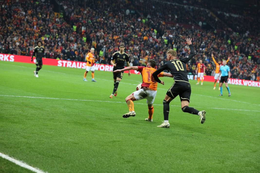 Muslera devleşti Icardi fişi çekti. Galatasaray taraftarı öldü öldü dirildi - Resim: 66