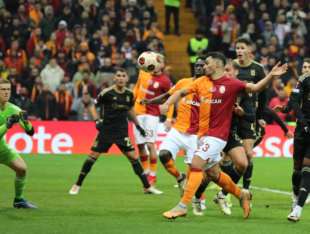 Muslera devleşti Icardi fişi çekti. Galatasaray taraftarı öldü öldü dirildi - Resim: 67