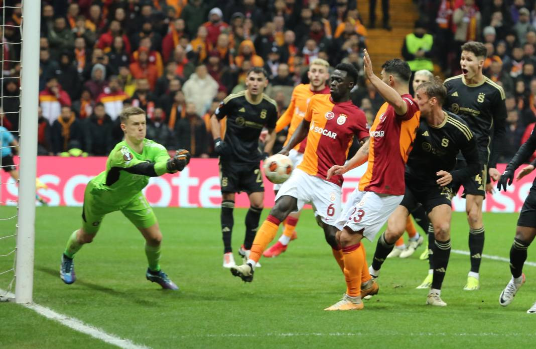 Muslera devleşti Icardi fişi çekti. Galatasaray taraftarı öldü öldü dirildi - Resim: 65