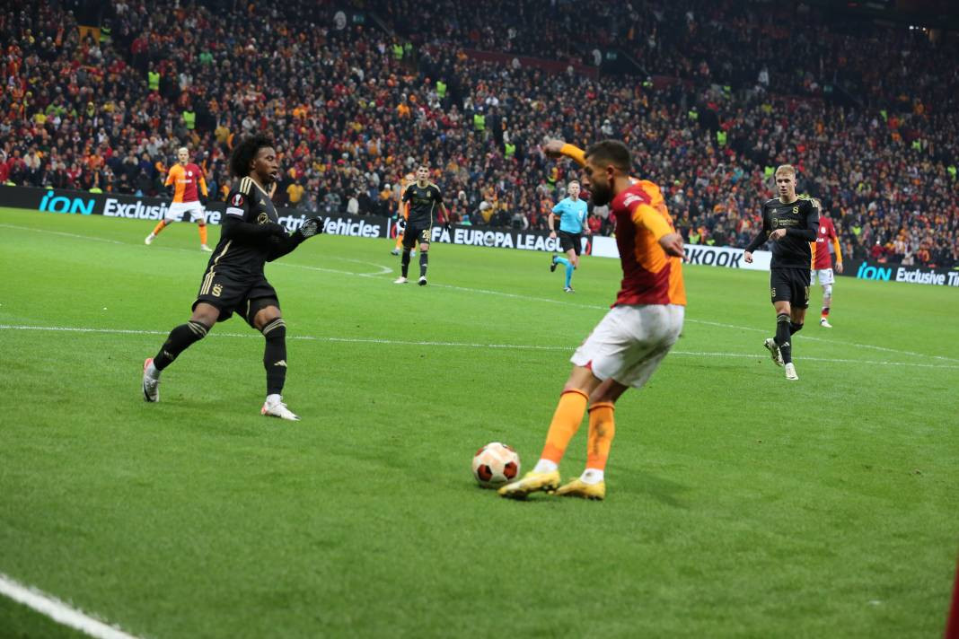 Muslera devleşti Icardi fişi çekti. Galatasaray taraftarı öldü öldü dirildi - Resim: 58
