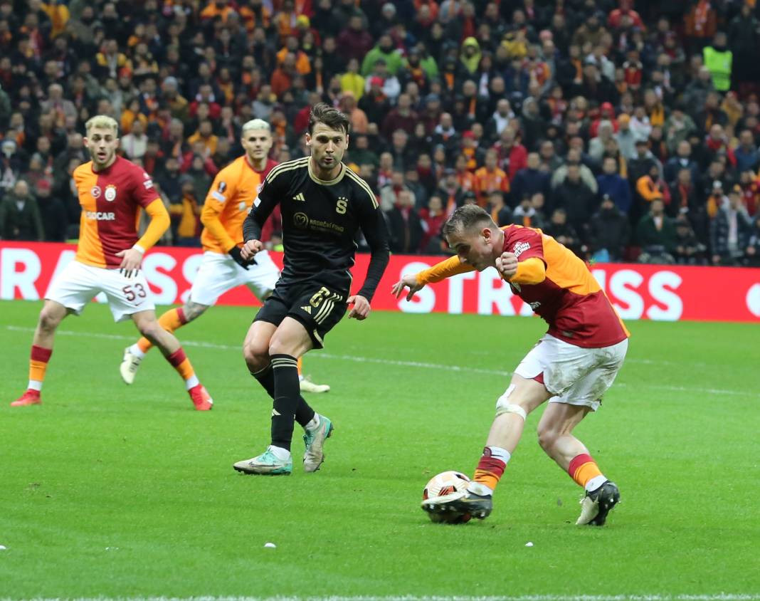 Muslera devleşti Icardi fişi çekti. Galatasaray taraftarı öldü öldü dirildi - Resim: 63