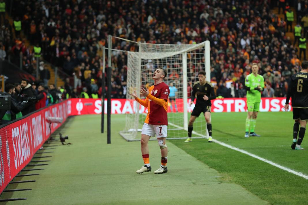 Muslera devleşti Icardi fişi çekti. Galatasaray taraftarı öldü öldü dirildi - Resim: 57