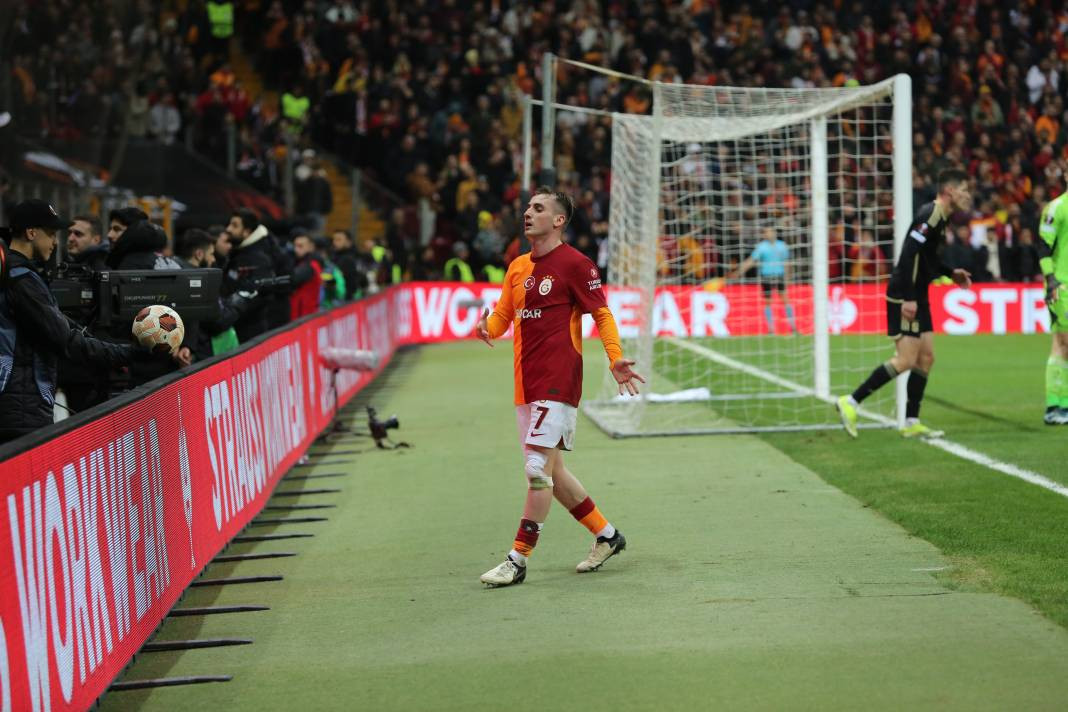 Muslera devleşti Icardi fişi çekti. Galatasaray taraftarı öldü öldü dirildi - Resim: 55