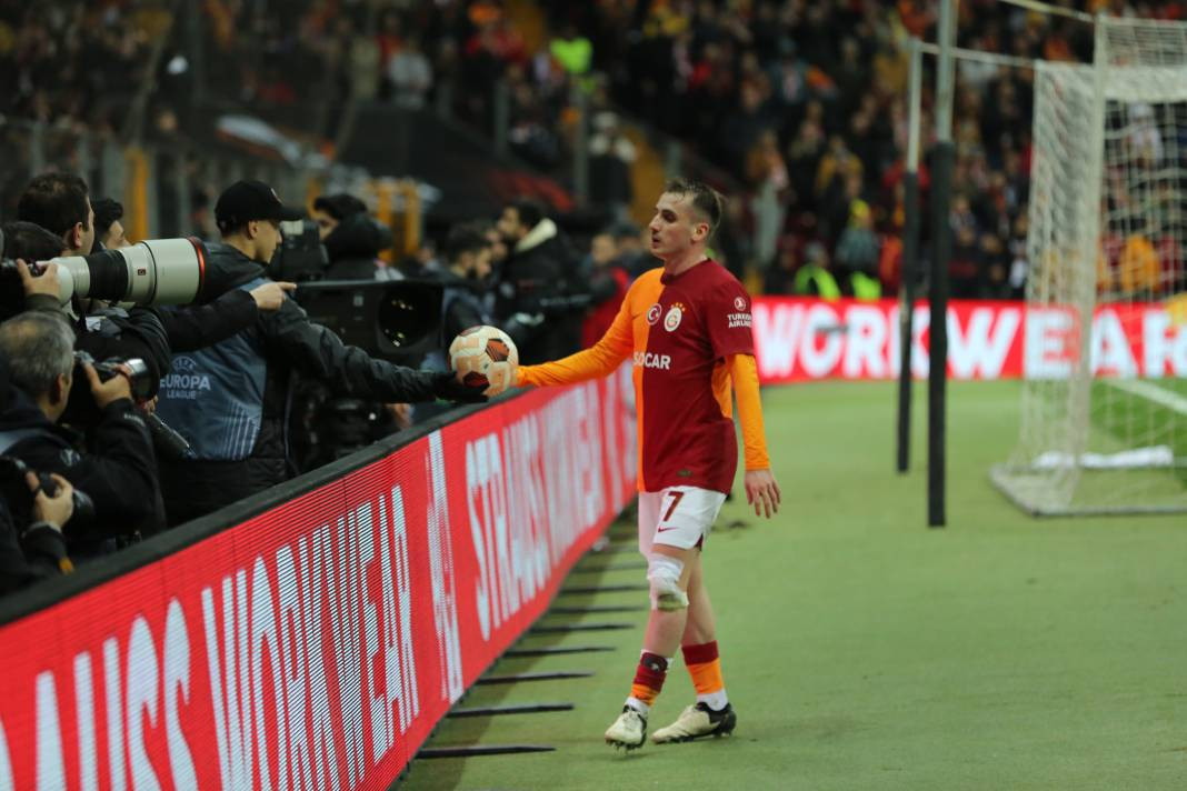 Muslera devleşti Icardi fişi çekti. Galatasaray taraftarı öldü öldü dirildi - Resim: 52