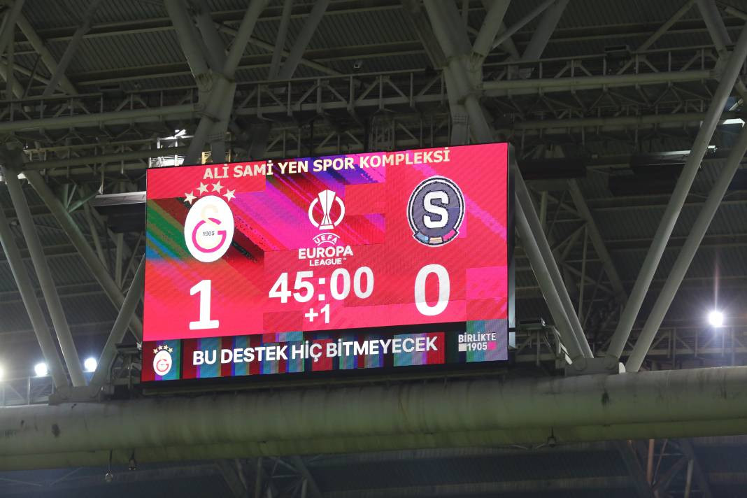 Muslera devleşti Icardi fişi çekti. Galatasaray taraftarı öldü öldü dirildi - Resim: 38