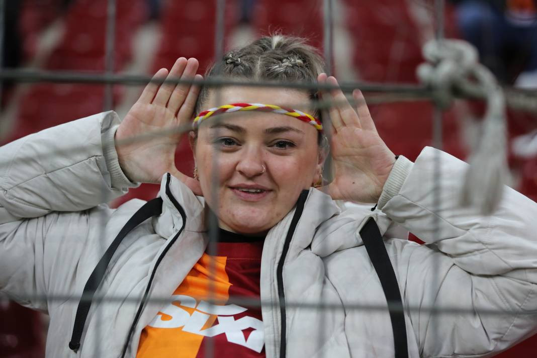 Muslera devleşti Icardi fişi çekti. Galatasaray taraftarı öldü öldü dirildi - Resim: 18