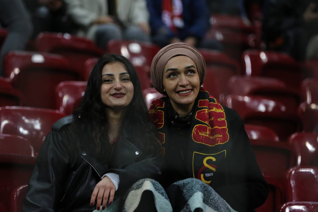 Muslera devleşti Icardi fişi çekti. Galatasaray taraftarı öldü öldü dirildi - Resim: 15