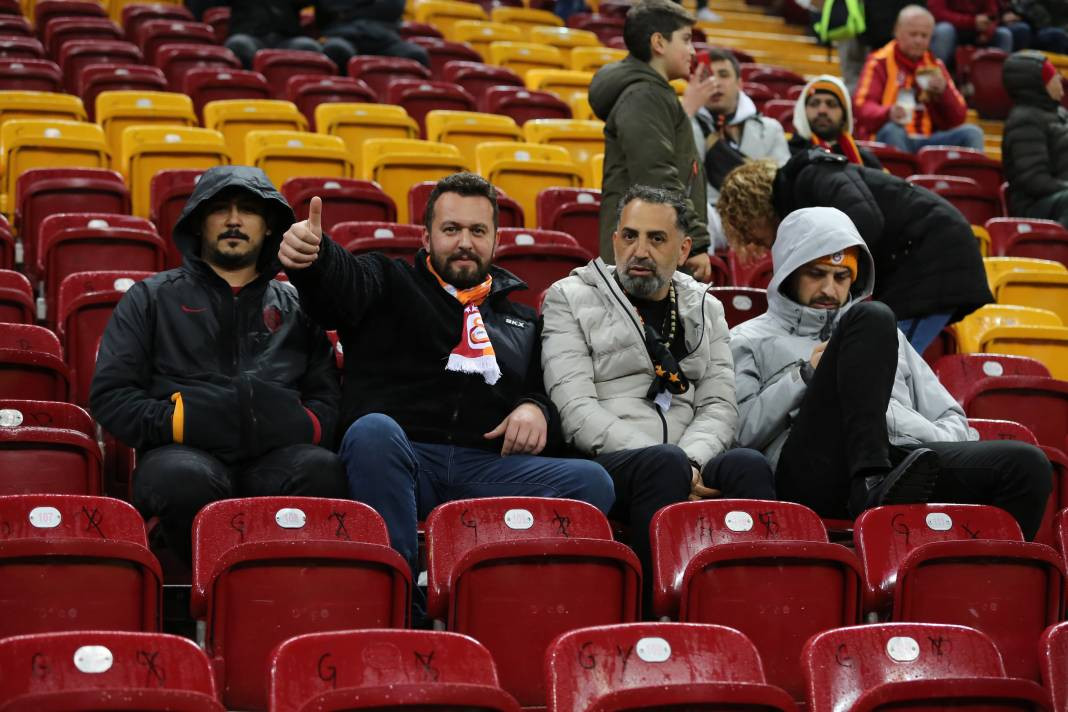 Muslera devleşti Icardi fişi çekti. Galatasaray taraftarı öldü öldü dirildi - Resim: 11