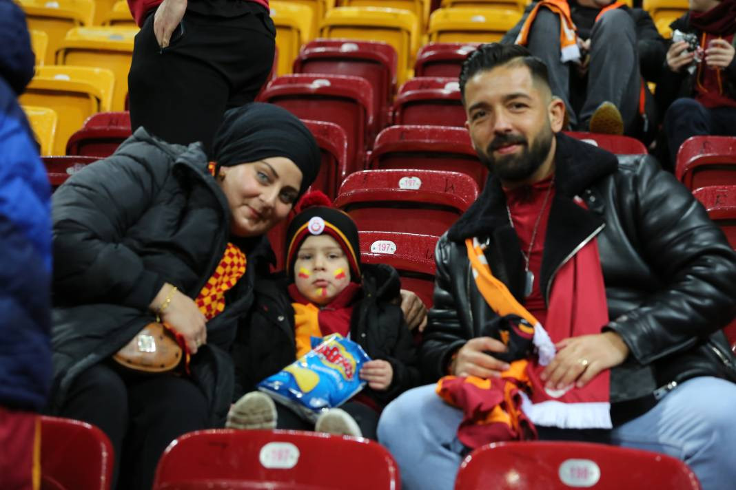 Muslera devleşti Icardi fişi çekti. Galatasaray taraftarı öldü öldü dirildi - Resim: 10