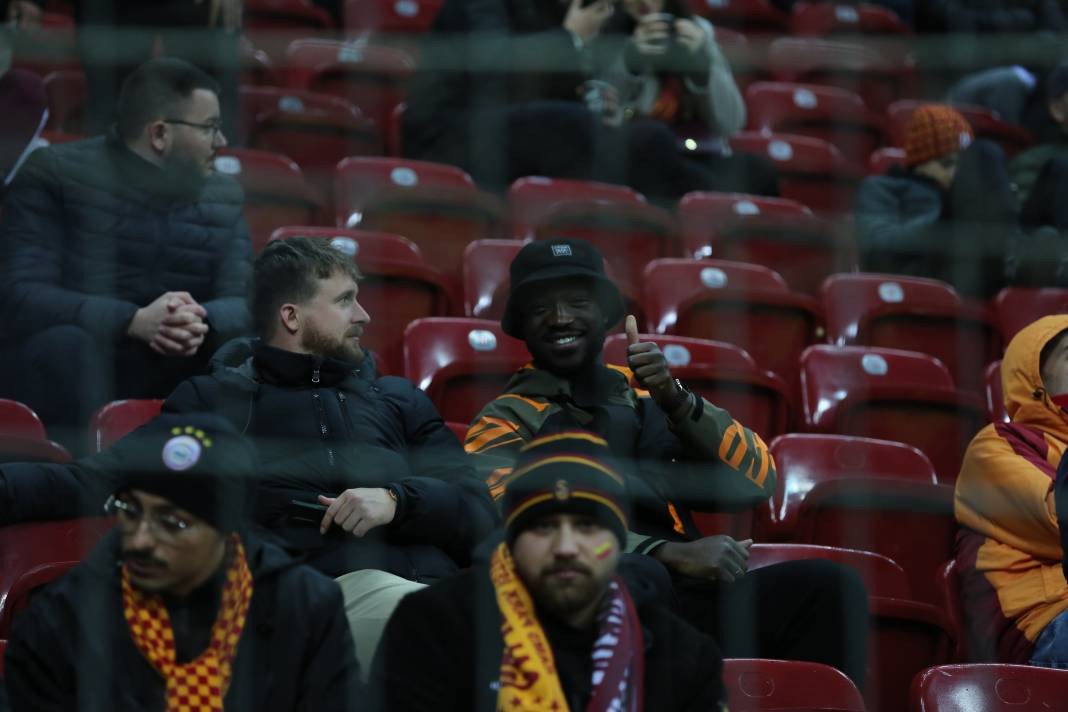 Muslera devleşti Icardi fişi çekti. Galatasaray taraftarı öldü öldü dirildi - Resim: 6