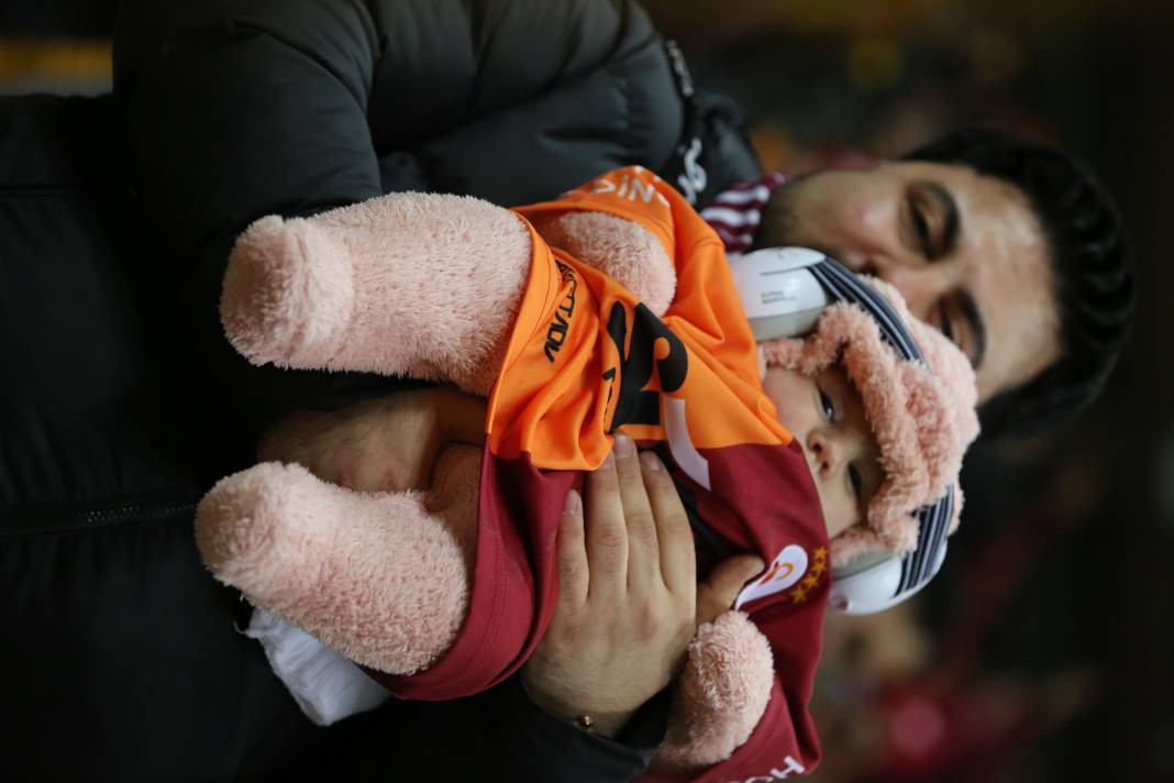 Muslera devleşti Icardi fişi çekti. Galatasaray taraftarı öldü öldü dirildi - Resim: 3