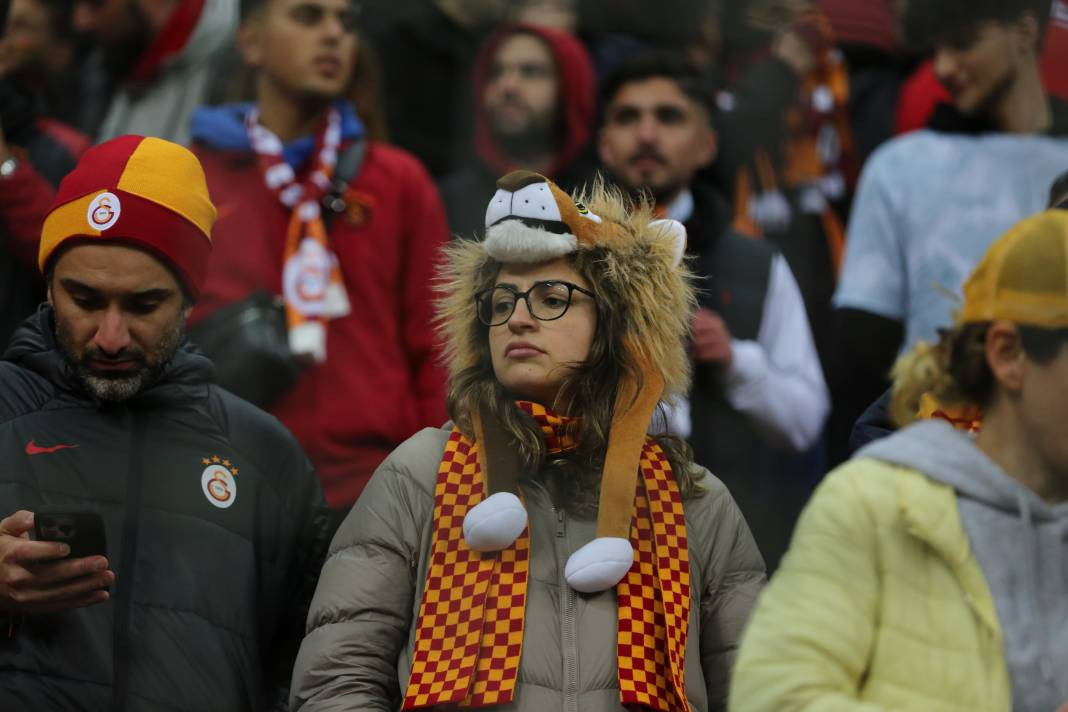 Muslera devleşti Icardi fişi çekti. Galatasaray taraftarı öldü öldü dirildi - Resim: 2