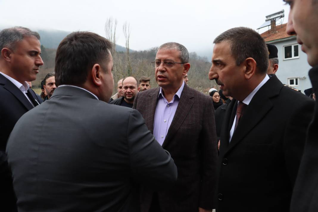 Kömür tumbasına sıkışıp ölen madenciye son veda - Resim: 7