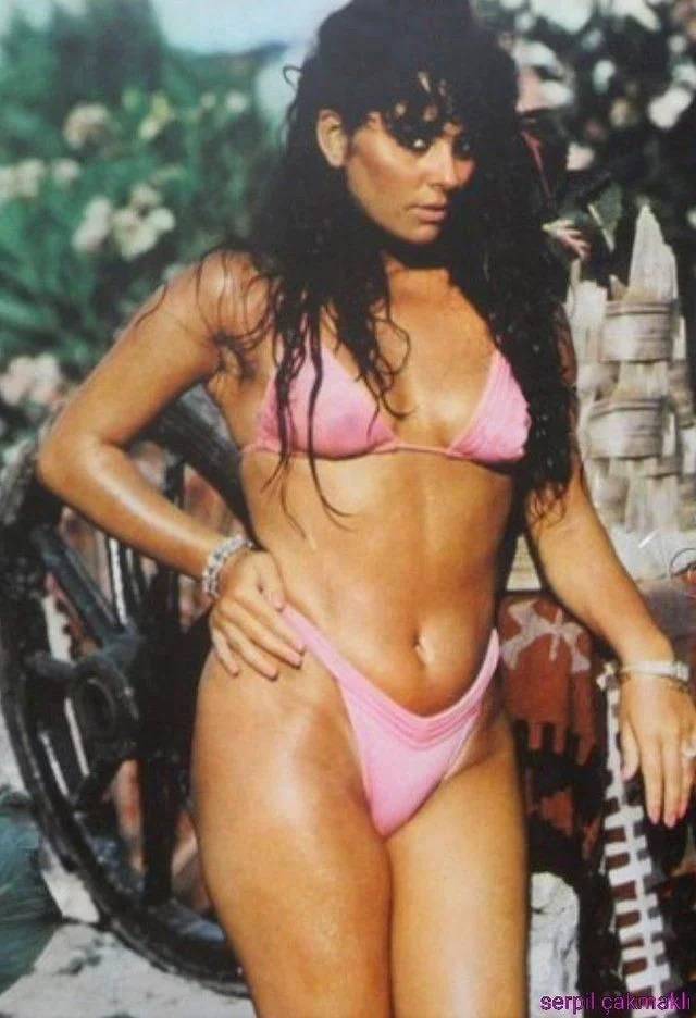 28 yaşındaki kızları Merve güzelliğiyle mest etti. Annesi Serpil Çakmaklı babası Yalçın Dümer... - Resim: 12