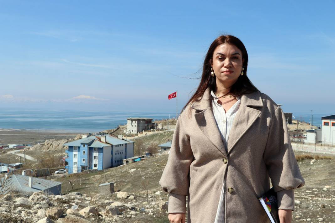 Mahallenin ilk kadın muhtar adayı 22 erkek adaya karşı yarışacak - Resim: 3