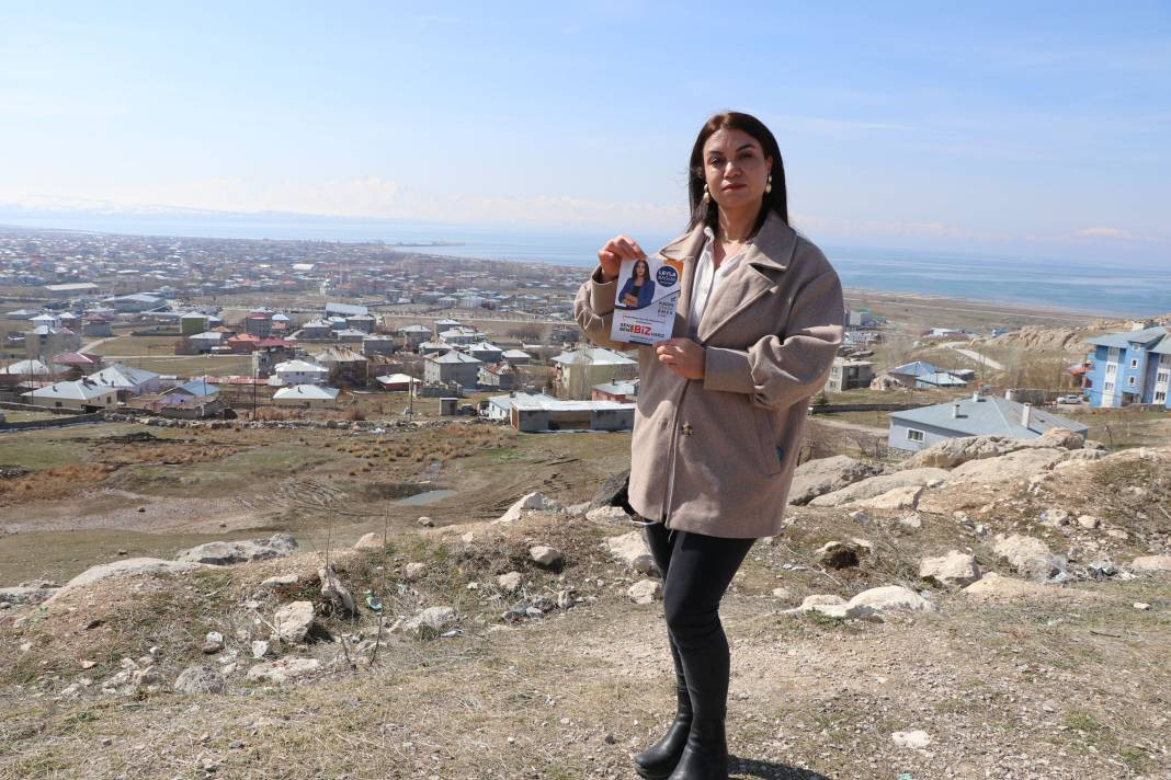 Mahallenin ilk kadın muhtar adayı 22 erkek adaya karşı yarışacak - Resim: 11