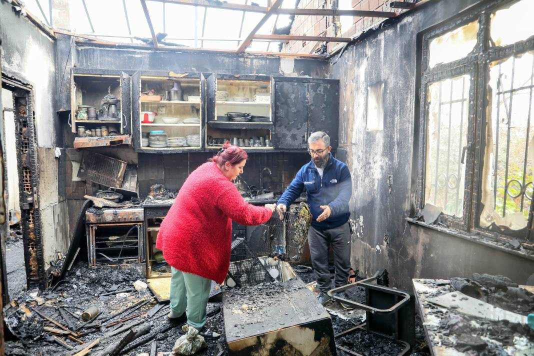 Küle dönen evden ikizlerini kurtardı. Yanan kuşunu görünce gözyaşı döktü - Resim: 9
