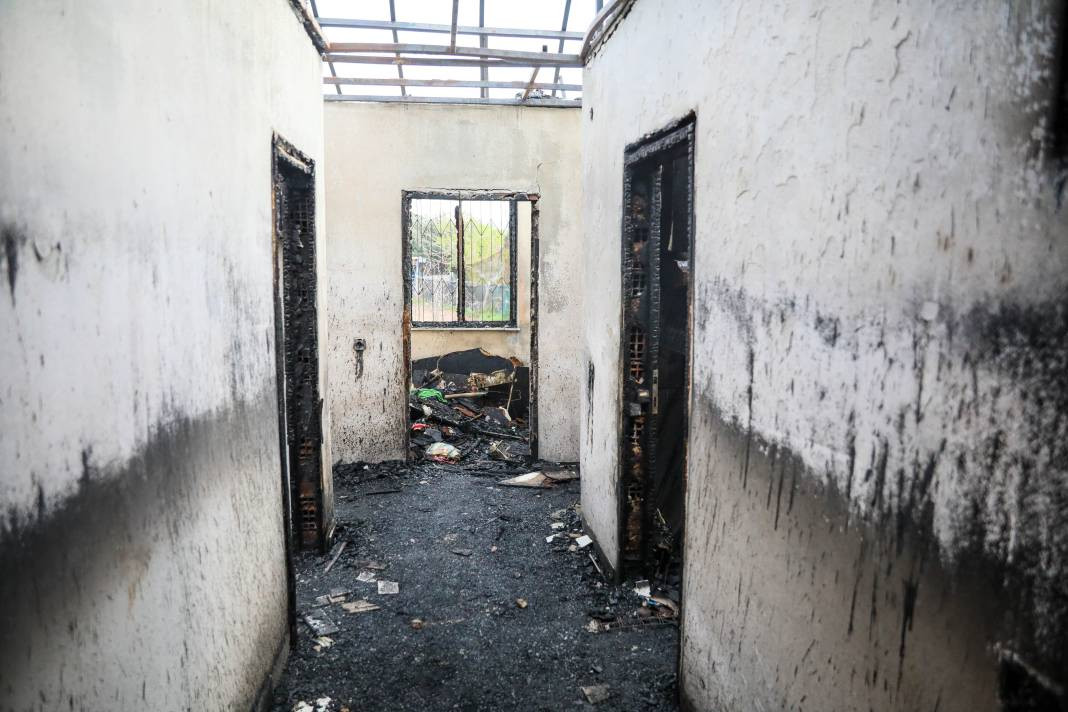 Küle dönen evden ikizlerini kurtardı. Yanan kuşunu görünce gözyaşı döktü - Resim: 3