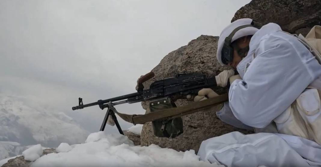 Mehmetçik'in hem karla hem de terörle mücadelesi. MSB klip yayınladı - Resim: 6