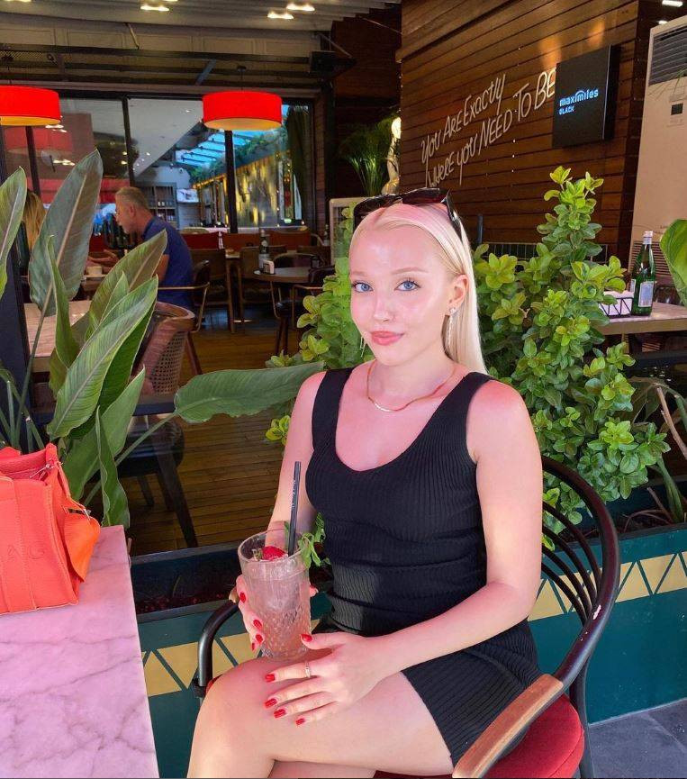 Hazal Özçimenoğlu'nun taciz ve tecavüzle ilgili paylaşımları sosyal medyayı karıştırmıştı! Halil İbrahim’in polis arabasında tepki çeken fotoğrafı - Resim: 1