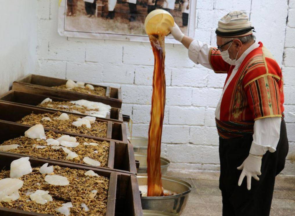 2 litresi 25 TL'den satılıyor. Kapısında kuyruk oluyorlar - Resim: 12