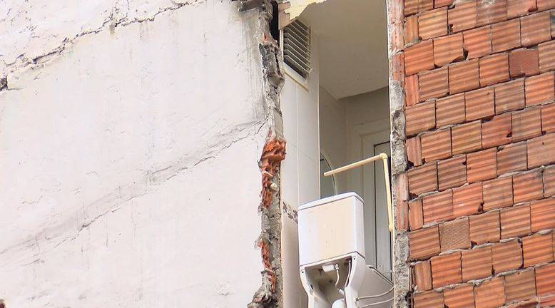 Neyse ki tuvalette kimse yoktu. Kentsel dönüşümde şok görüntü - Resim: 7