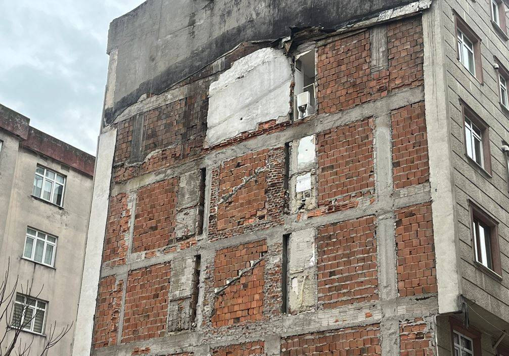 Neyse ki tuvalette kimse yoktu. Kentsel dönüşümde şok görüntü - Resim: 4