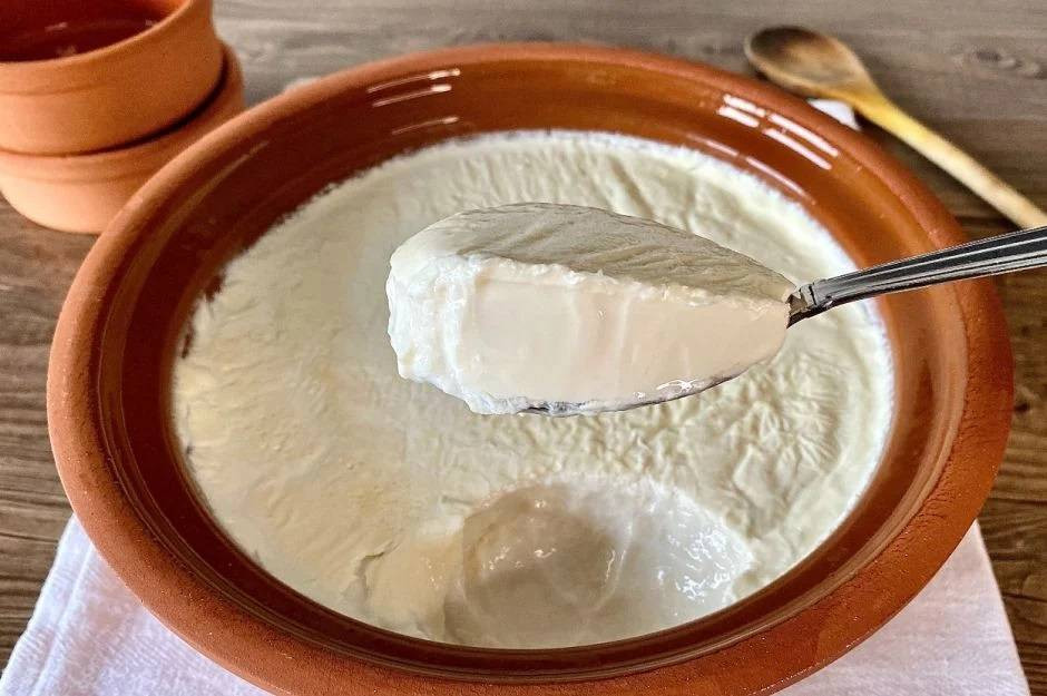 Yoğurdun içine 1 kaşık ilave etmeniz yeterli. Faydasını duyan soluğu mutfakta alacak - Resim: 1