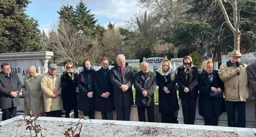 Çetin Emeç mezarı başında anıldı - Resim: 4