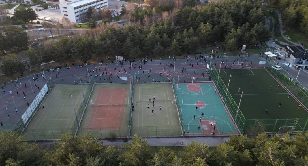 Soğuk iklimiyle bilinen Erzurum yaz gibi bir ilkbahar yaşıyor - Resim: 9