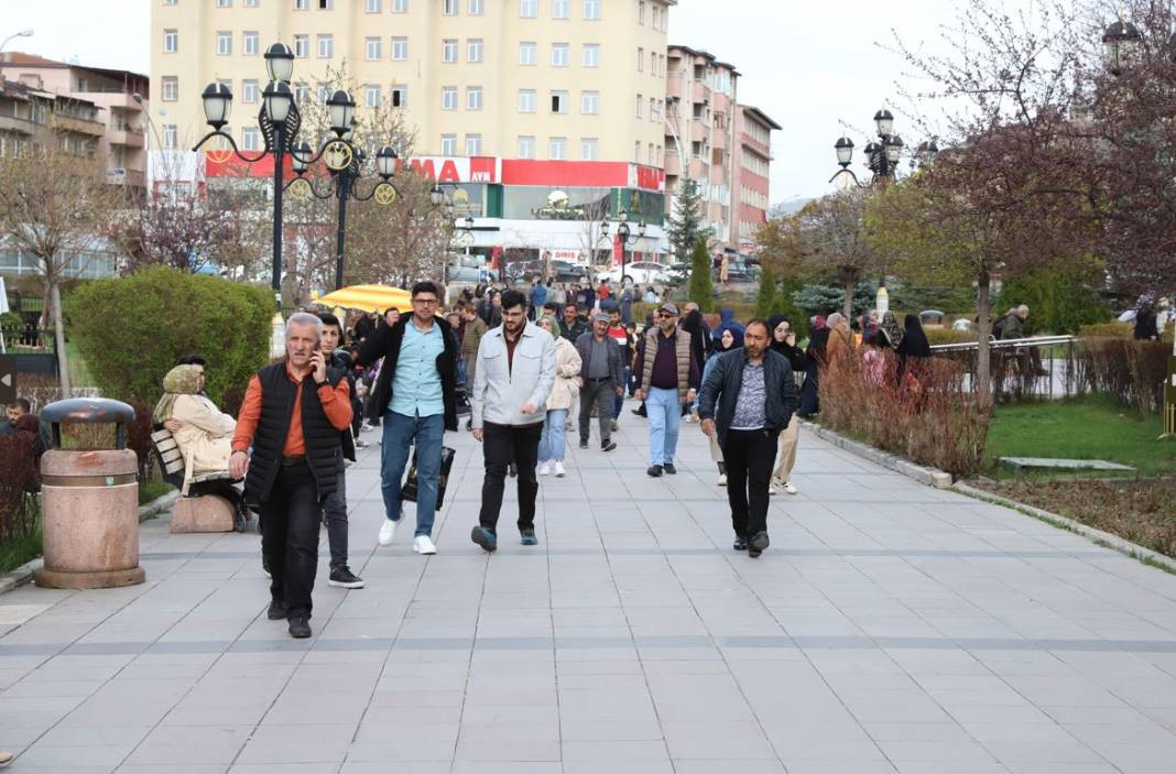 Soğuk iklimiyle bilinen Erzurum yaz gibi bir ilkbahar yaşıyor - Resim: 5