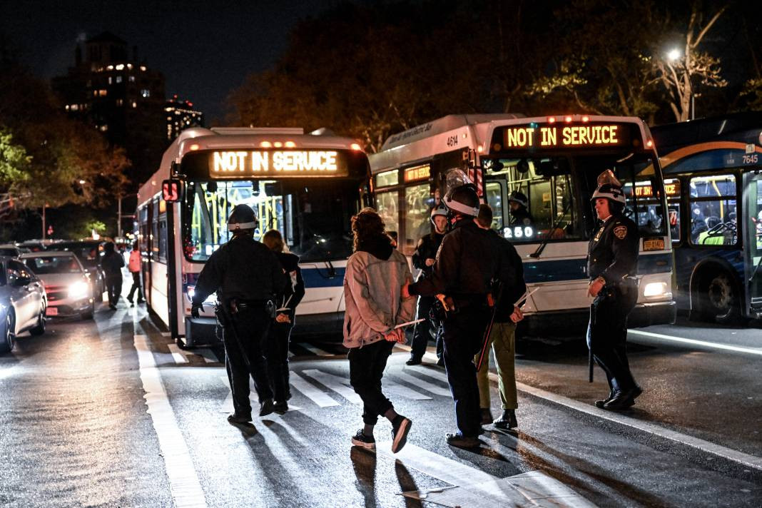 Filistin destekçisi Yahudilerin Amerika’da düzenlediği gösteriye polis müdahale etti - Resim: 10