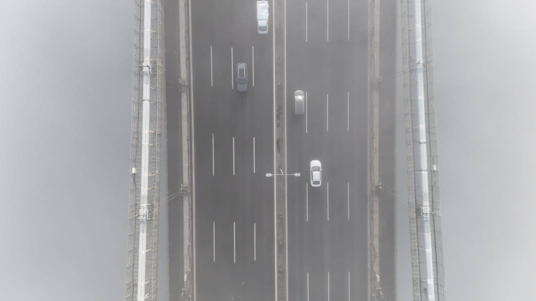 İstanbul Boğazı'nı sis yuttu vapur seferleri iptal oldu - Resim: 15