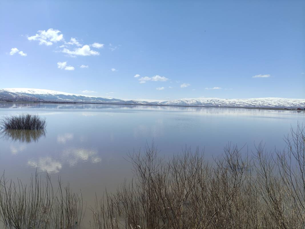 Rekor kar yağdı. Nehir taştı. Ova göle döndü - Resim: 1