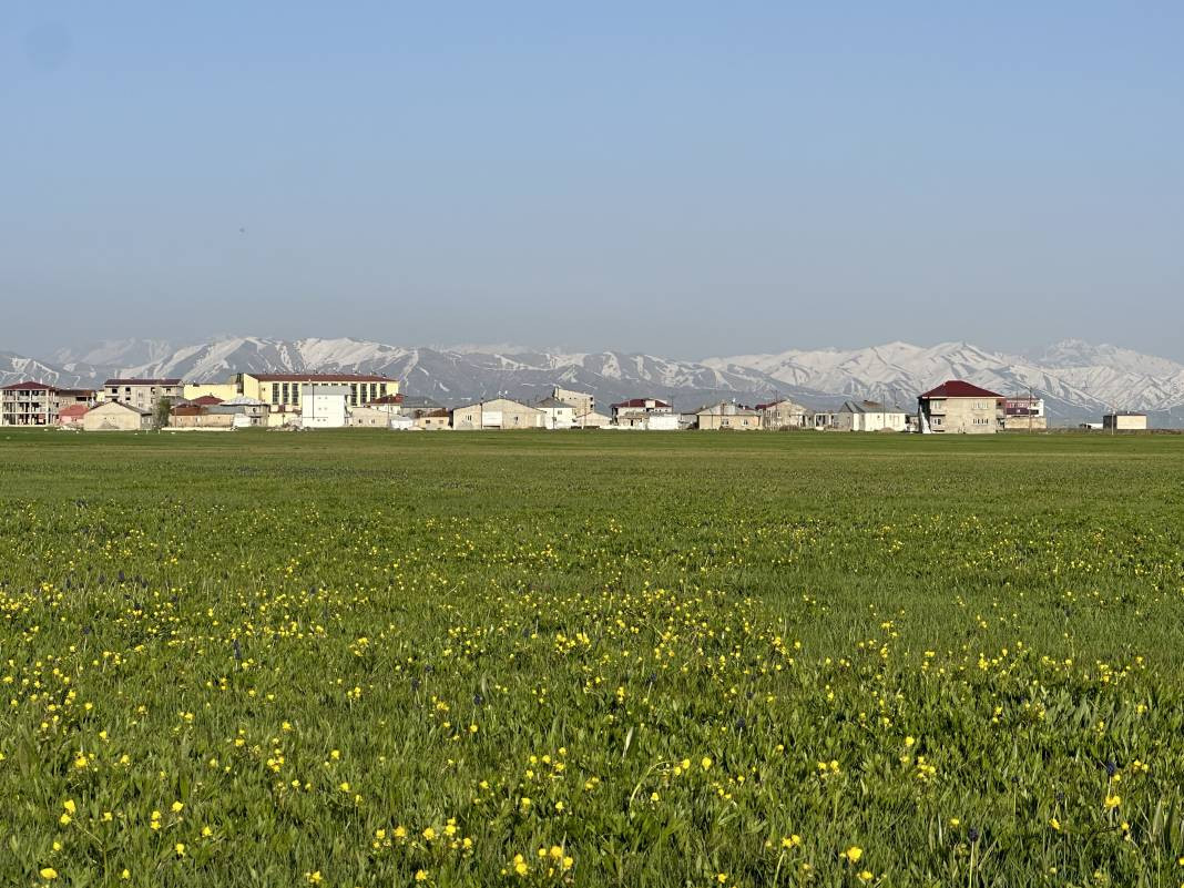 Yüksekova iki mevsimi birden yaşıyor. Karpostallık görüntüler oluştu - Resim: 5