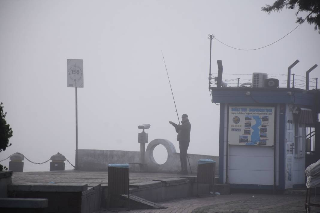 İstanbul Boğazı'nı sis yuttu vapur seferleri iptal oldu - Resim: 6