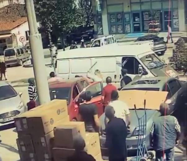 Park yeri kavgası hastanede sonlandı. Sopalar havada uçuştu - Resim: 5