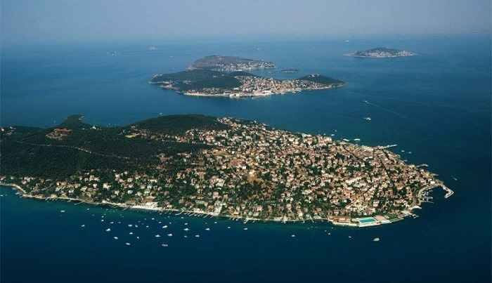 İstanbul'da yağma bu defa adalarda başladı. Vakıflar buraları ihaleye çıkardı - Resim: 15