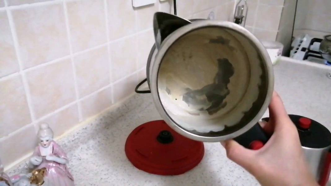 Kireçlenmiş demliğin nasıl temizleneceği ortaya çıktı. Çaydanlıklar anında ışıl ışıl parlayacak - Resim: 1