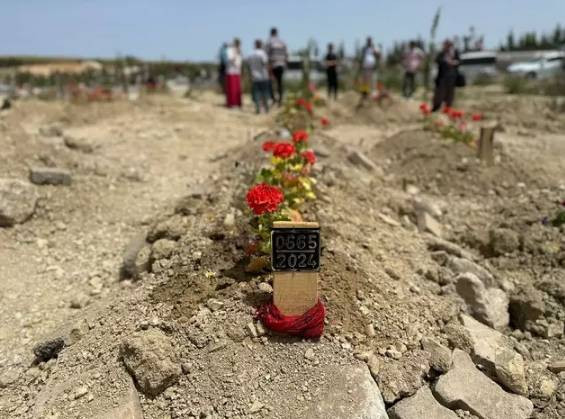 İşte Benim Stilim'den Yağmur Taktaş ABD'de esrarengiz şekilde ölmüştü. Sevgilisi kimse beğenmesin diye kaşlarını ve saçını kazıttı - Resim: 2