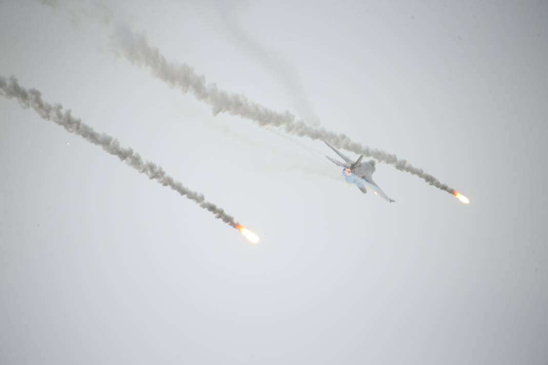 Çanakkale Kara Savaşları Yıldönümü'nde SOLOTÜRK'ten gösteri uçuşu - Resim: 4