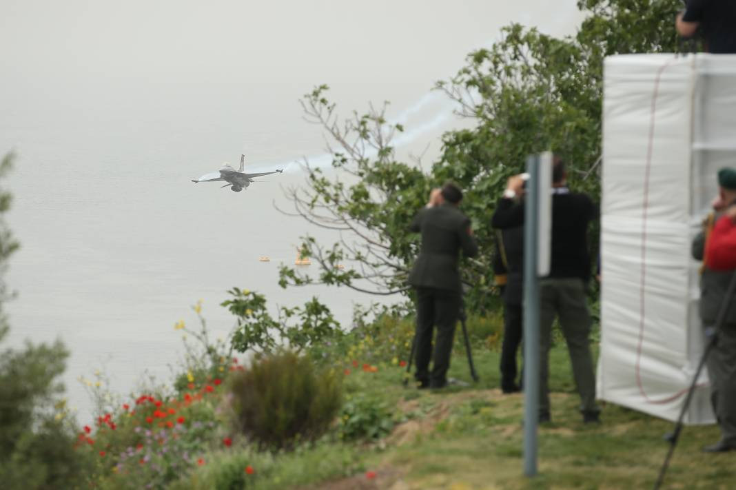 Çanakkale Kara Savaşları Yıldönümü'nde SOLOTÜRK'ten gösteri uçuşu - Resim: 3