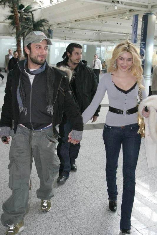 Tarkan’la yaşadığı aşkla tanınan Bilge Öztürk kendisinden 22 yaş küçük sevgiliyle dudak dudağa - Resim: 8