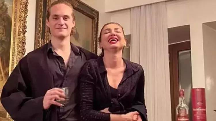 Tarkan’la yaşadığı aşkla tanınan Bilge Öztürk kendisinden 22 yaş küçük sevgiliyle dudak dudağa - Resim: 11