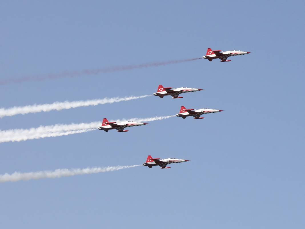 İlk kez gösteri uçuşu yaptı. HÜRJET kendine hayran bıraktı - Resim: 8