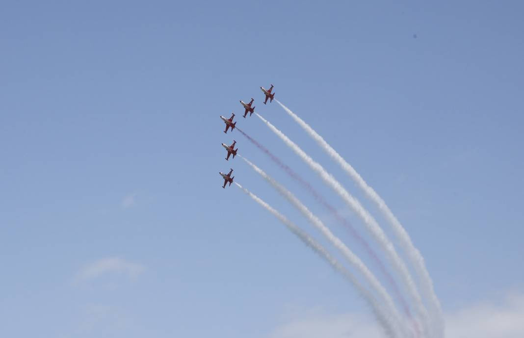 İlk kez gösteri uçuşu yaptı. HÜRJET kendine hayran bıraktı - Resim: 9