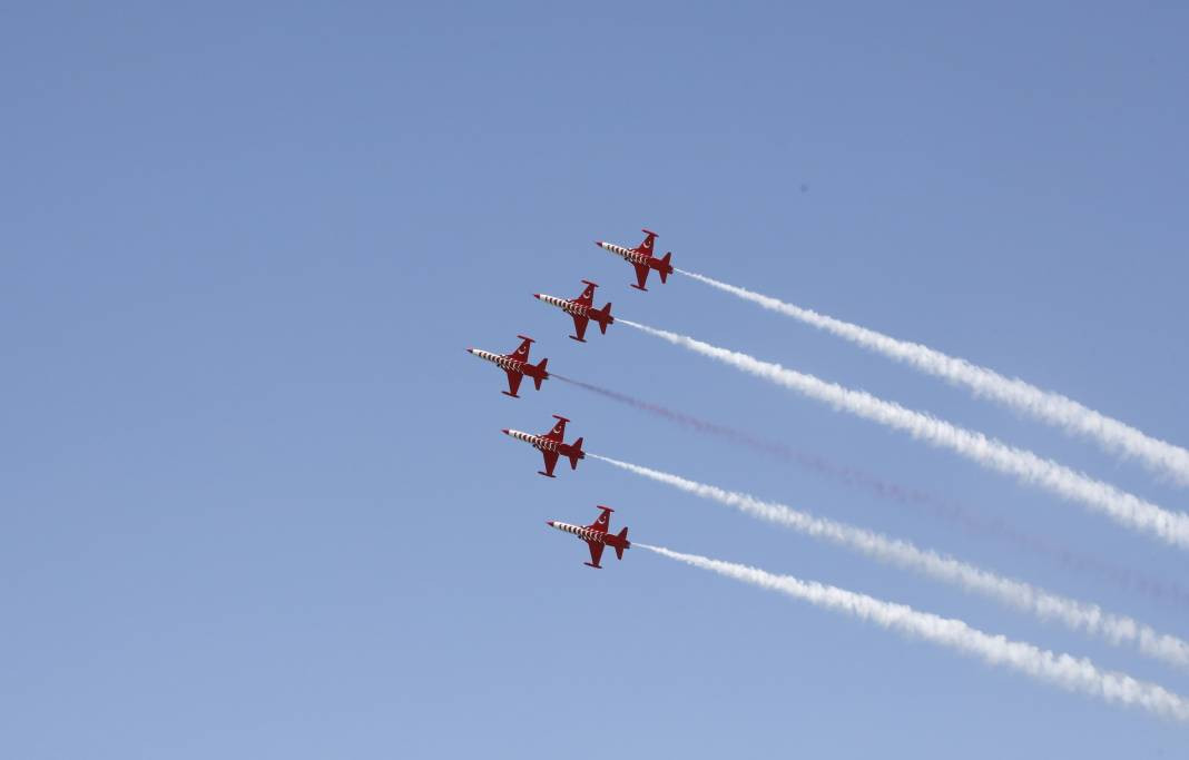 İlk kez gösteri uçuşu yaptı. HÜRJET kendine hayran bıraktı - Resim: 10