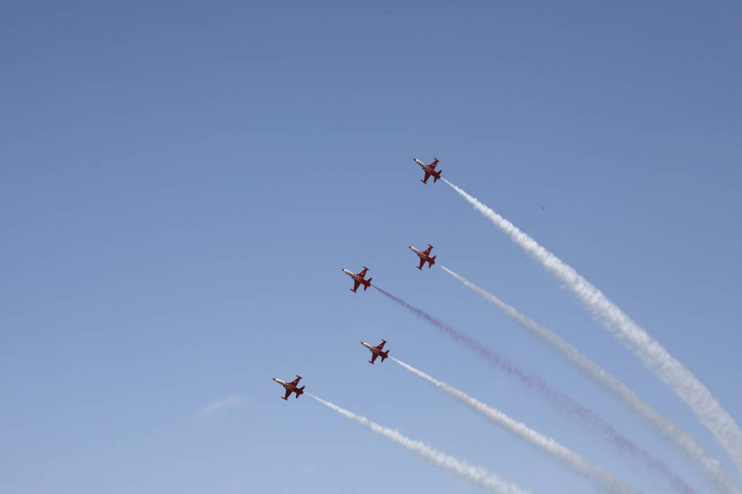 İlk kez gösteri uçuşu yaptı. HÜRJET kendine hayran bıraktı - Resim: 11