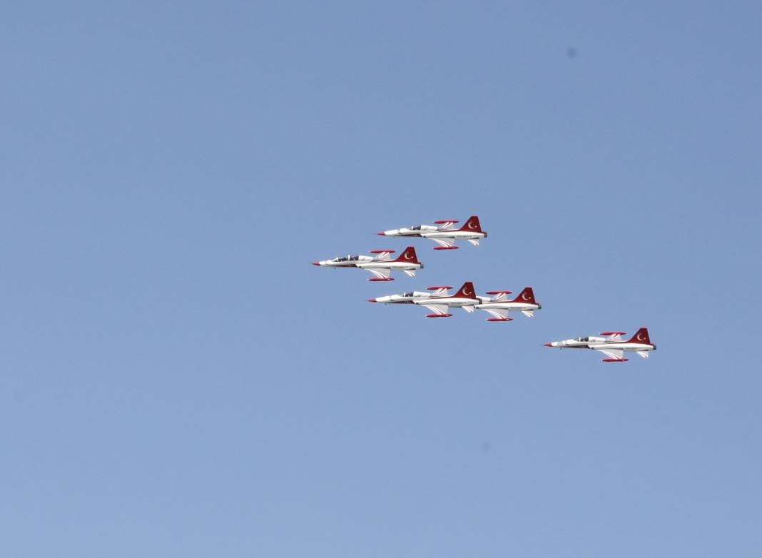 İlk kez gösteri uçuşu yaptı. HÜRJET kendine hayran bıraktı - Resim: 15